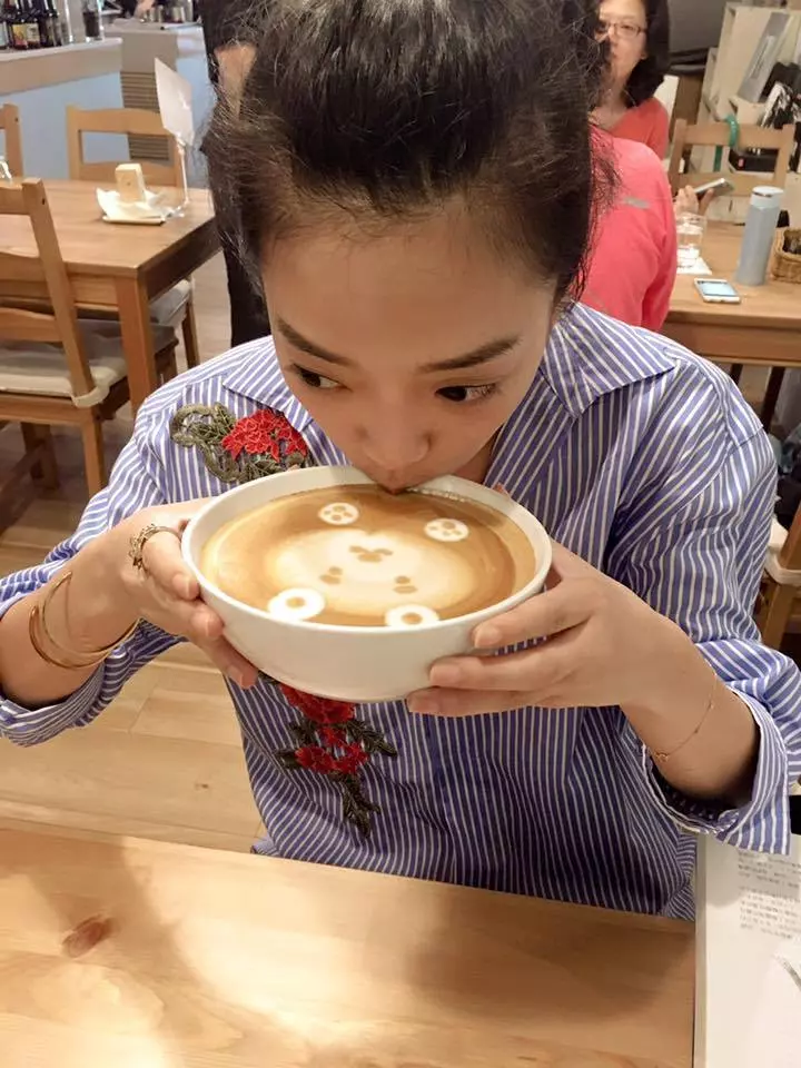 第一次在夫家過年!貝童彤年夜飯「見婆婆起爭執」崩潰嚇傻 半夜2點「呆坐客廳」淚喊:我想回娘家....