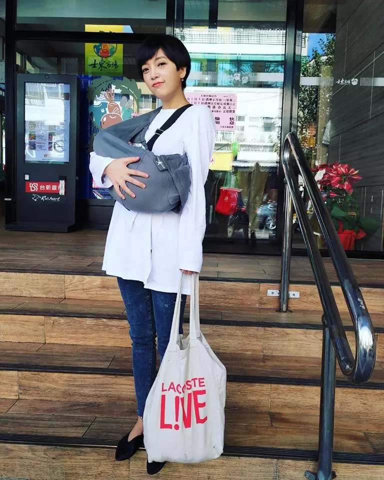 第一次在夫家過年!貝童彤年夜飯「見婆婆起爭執」崩潰嚇傻 半夜2點「呆坐客廳」淚喊:我想回娘家....