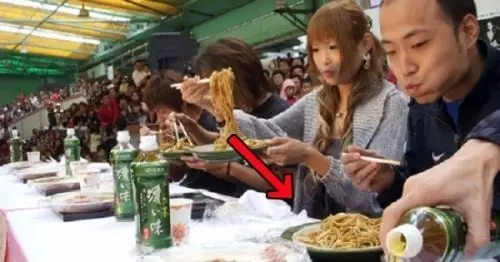 還記得這位「辣妹大胃王」嗎?當年能「吃下12公斤食物」如今變這樣…以前都看她
