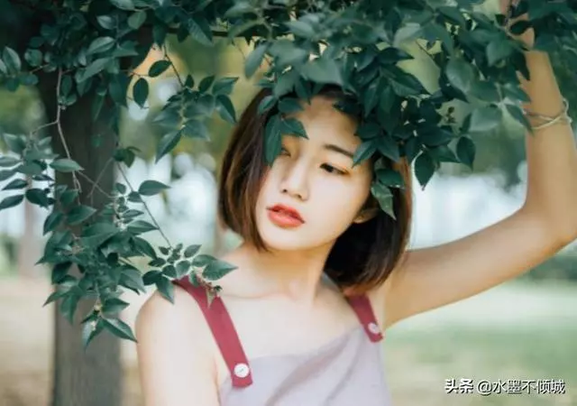 婆婆:鄰居家的媳婦結婚時,帶房子帶車,媳婦:那是上門女婿