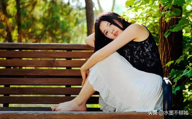 男人:我媽打你一下就離婚,你媽沒打過?女人:我媽打多少下都行