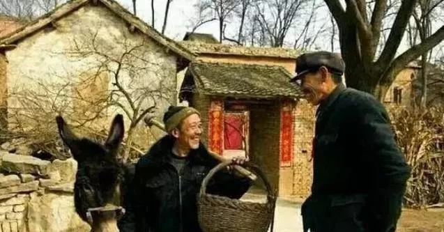 為什麼下葬時要把離世親人的衣服都燒掉?告訴你,這可不只是迷信
