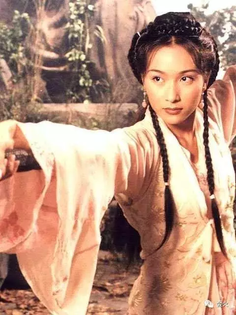 「最美亞姐」楊恭如,曾親口承認「當小三」,今45歲仍單身!