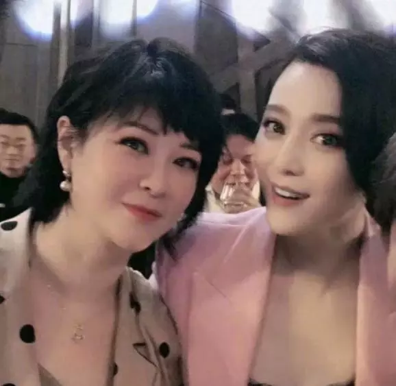 范冰冰出生曾被醫生夸:最好看的嬰兒,范丞丞的出生照就差很多!