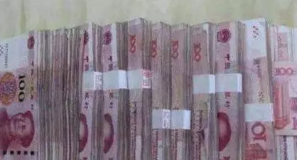 老家房子拆遷我去兒子家住,兒媳說一番話,我把拆遷款全給了女兒