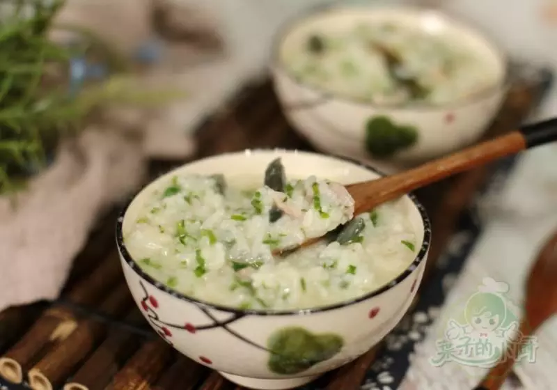 正宗皮蛋瘦肉粥做法,直接下米?錯!腌肉加澱粉和蛋清?錯!