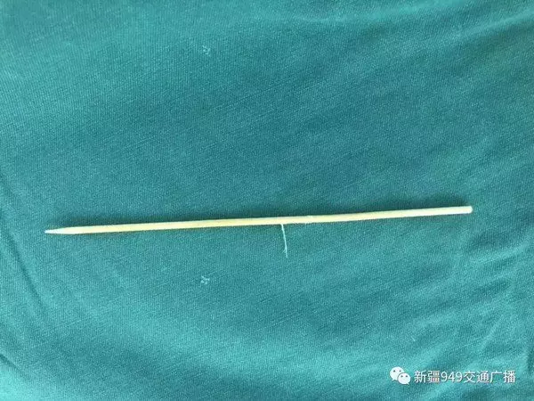 《好恐怖》3歲童吃hotdog跌倒 竹籤穿喉刺腦幹