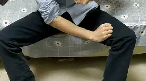 亞健康人群,失眠、焦慮、體力差,1個疏通肝經方法,身體更健康