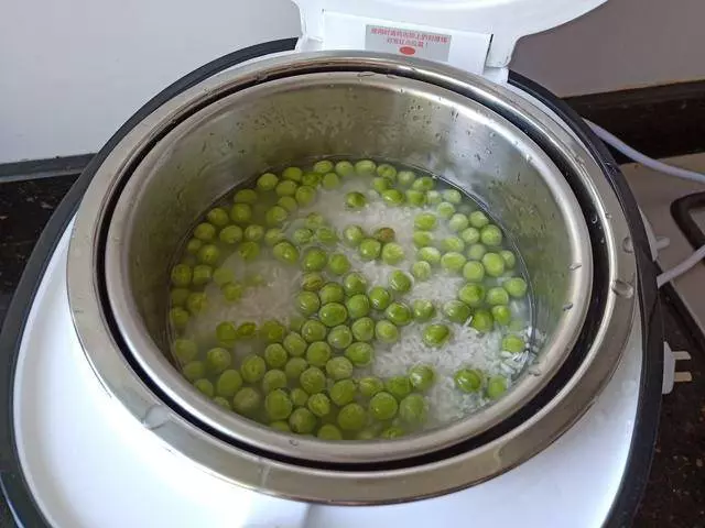 你還在用水煮飯嗎?原來米飯這麼做,才更香更健康呢!