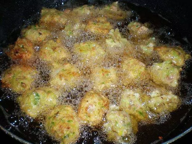 教你5種丸子做法,Q彈有嚼勁,外酥里嫩,非常好吃!!
