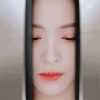 撞臉雪炫孫娜恩!本該17歲C位出道,19歲的她還會被命運捉弄嗎?