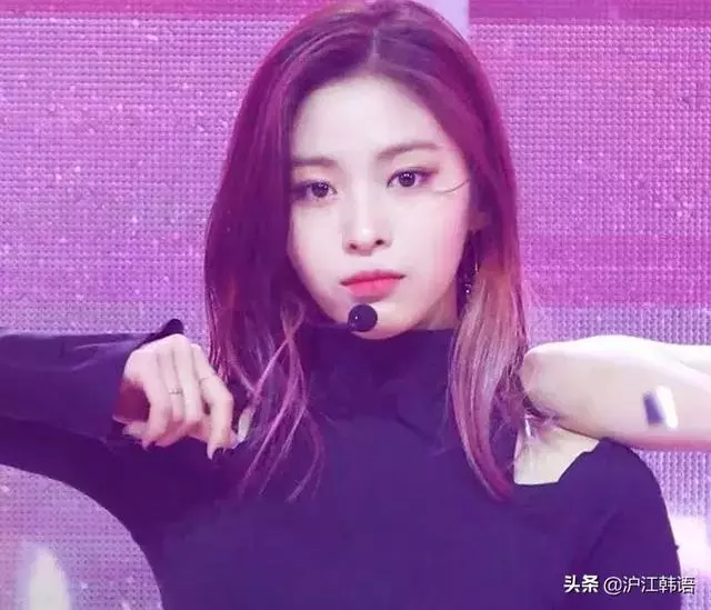 撞臉雪炫孫娜恩!本該17歲C位出道,19歲的她還會被命運捉弄嗎?