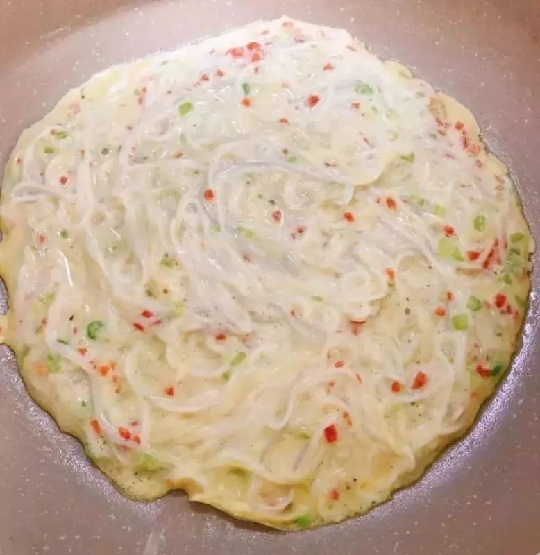 彩蔬麵條餅!一看就會,光碟必備!食材百搭,還能鍛鍊咀嚼力~