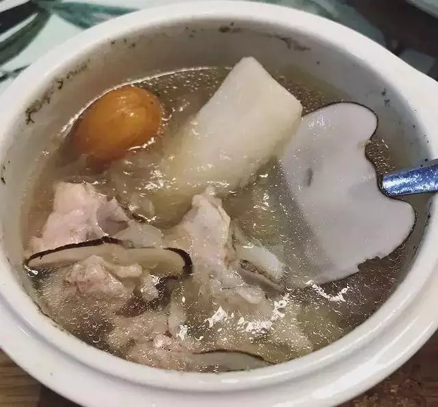 夏天又干又燥【 20種廣東靚湯配方】降火解暑,祛濕補虛,各效果都有