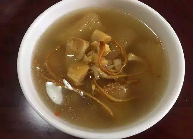 夏天又干又燥【 20種廣東靚湯配方】降火解暑,祛濕補虛,各效果都有