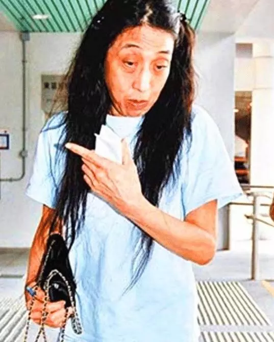 她是賭王何鴻燊最美女兒?精通法律艷壓名媛,為何卻襲擊3歲男童