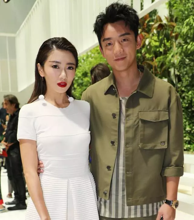 竇驍戰勝霍啟山,得到賭王最美千金芳心,其前女友也是女神級別