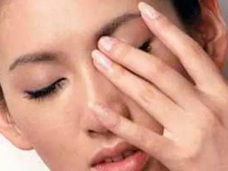 眼睛模糊、視力不好?老中醫:一個小動作,每天5分鐘,恢復視力,經常玩手機的都看看