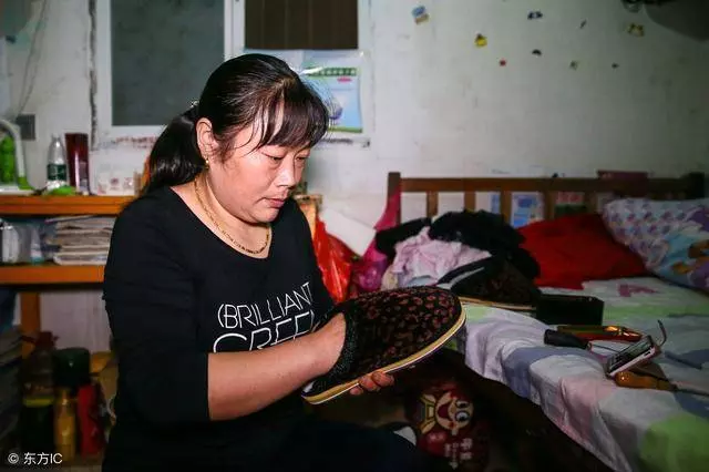 姑媽供我出國讀書,她兒子結婚我送婚房,去過婚禮後我收回房子!