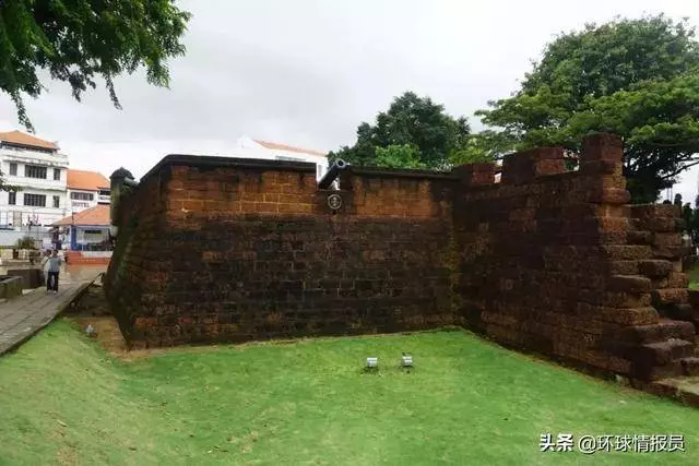 馬來西亞峇峇娘惹族群:他們脫離華人社會,卻又不能真正融入馬來社會!