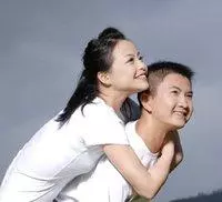為了十二萬的彩禮嫁給一個陌生男,三年後回娘家,剛到門口我哭了
