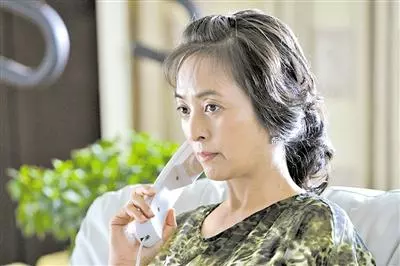 家婆給我們買婚房,婚後不久小叔拿著房產證上門要房子!
