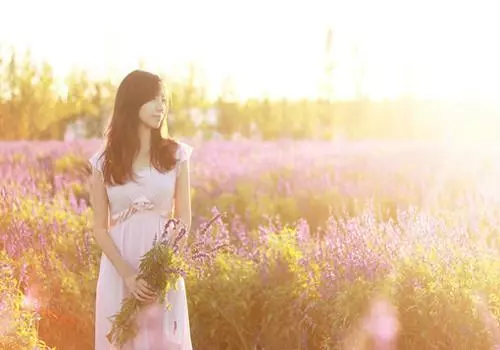 離婚後偶遇前妻,她還戴著我們的婚戒,她的解釋讓我痛苦不堪!