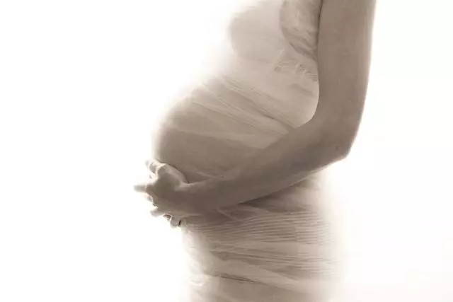 家婆讓我拿嫁妝給小叔付房子首付,我看了老公一眼,家婆不再出聲