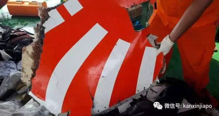 波音737飛機又出事,衝出跑道墜河裡