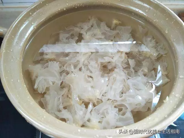 晚上最怕失眠,這道湯要常喝,十塊錢煮一鍋,清心養神,改善睡眠