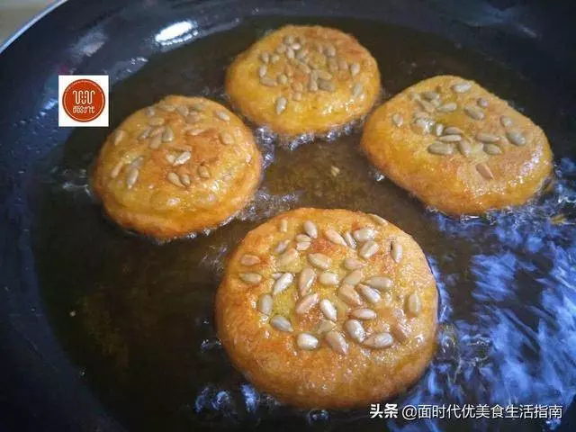 這種小吃集市上常見,教你在家做出來,大人小孩搶著吃!