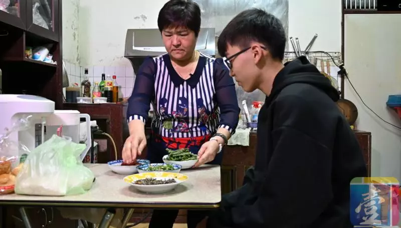養姪子顧癌夫 她每天工作12小時撐家計