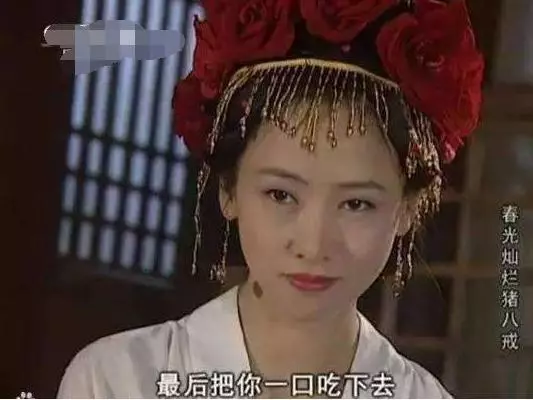 51歲翁虹容顏未老,越來越年輕宛如少女,女兒挺清秀但是顏值卻不如她~~~