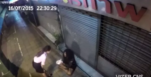 髒臭乞丐天天睡店門口,老闆氣到狠狠羞辱毆打他趕他走!某天乞丐失蹤過世,查看門口監視器畫面,才發現讓他後悔不已的死亡真相!