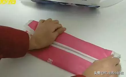 購物袋太多只能扔掉?教你一個收納方法,一年省下不少錢