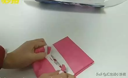 購物袋太多只能扔掉?教你一個收納方法,一年省下不少錢
