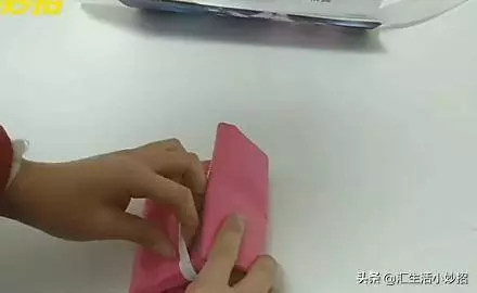 購物袋太多只能扔掉?教你一個收納方法,一年省下不少錢