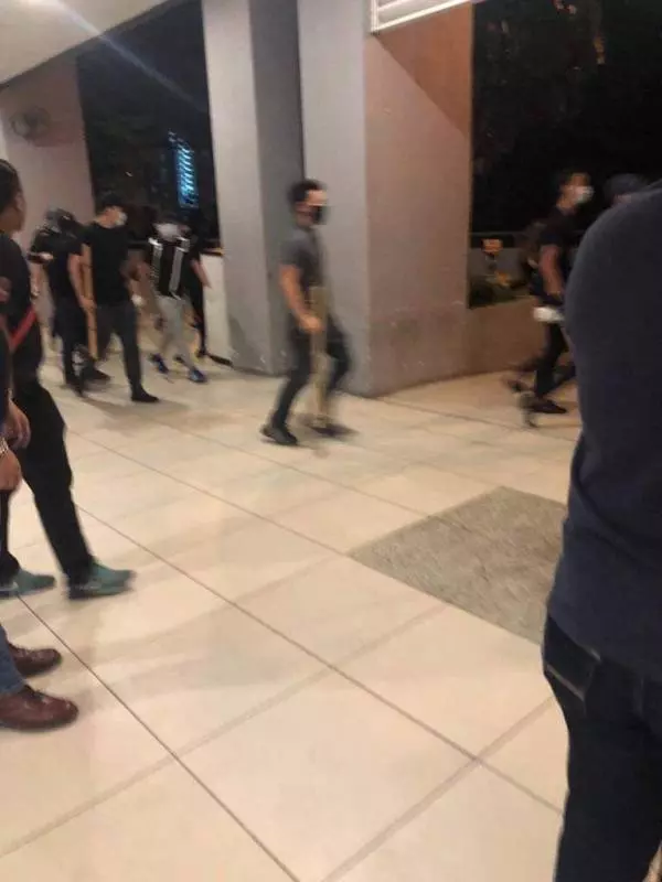 【40多人狂砸夜店】疑內幕真相曝光!大馬警方放狠話!這些人「大難臨頭」了!