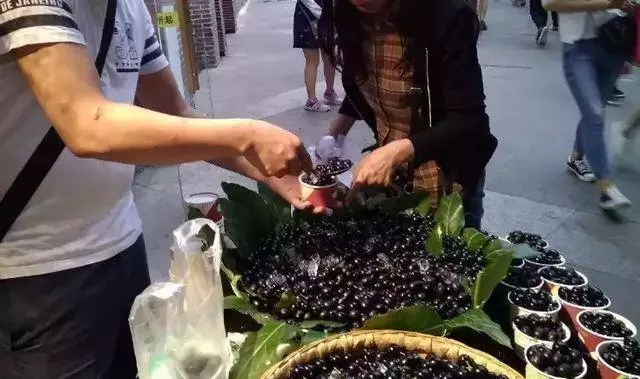 良心商販提醒:2種水果是人工合成的,含有大量添加劑,嚴重傷.害身體,再饞也別吃了