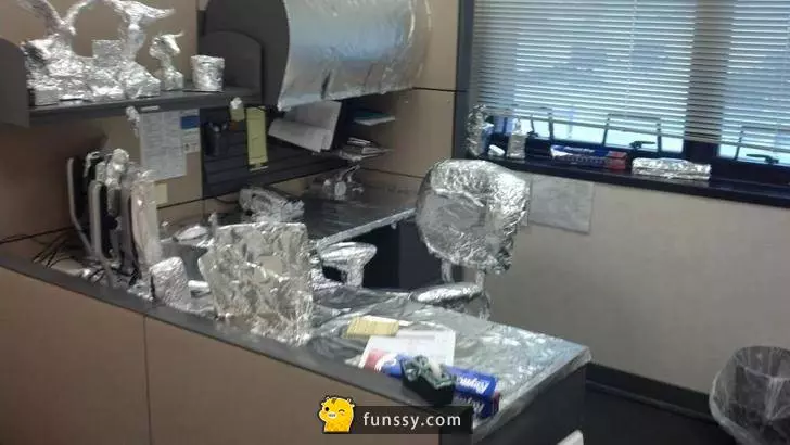 21個同事做過超煩的惡作劇... 一起來笑笑吧!