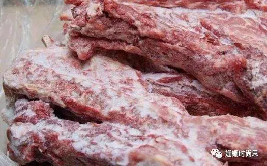 無論解凍啥肉,別再用水泡!牢記這「4招」,6分鐘就搞定冷凍肉!