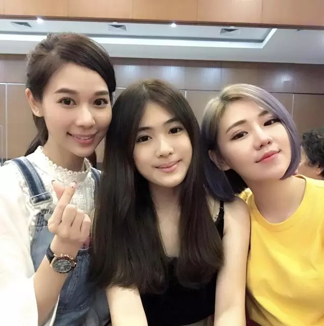 TVB小花楊秀惠妹妹罕有曝光外貌氣質更出眾,大馬網紅名不虛傳