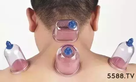 為什麼脖子一轉就咔咔響 ?