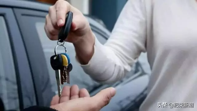 車子借給朋友,還車的時候朋友洗了車還給加滿油,車主卻說:以後再也不借