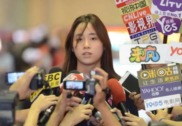 星二代「歐陽娣娣」長大了! 13歲「美到翻模樣」曝光....網友驚呼:「比2個姊姊還美!」