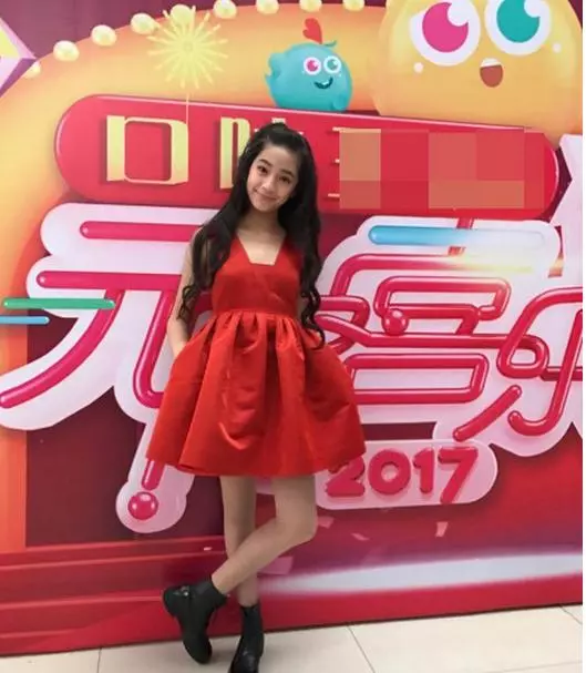 星二代「歐陽娣娣」長大了! 13歲「美到翻模樣」曝光....網友驚呼:「比2個姊姊還美!」