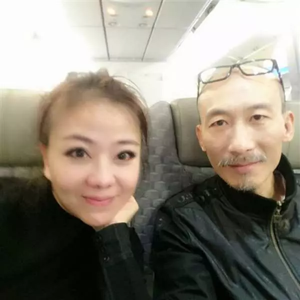 老公被抄家小潘潘飽受驚嚇,傳掉髮臉爛,就連精神也出問題!