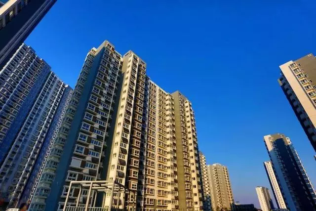 購房需謹慎,內行人士建議:買邊不買中,買東不買西,買三不買二