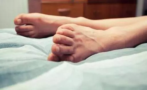 腿上出現這種信號,說明血脂已經很高了,別太晚知道了~