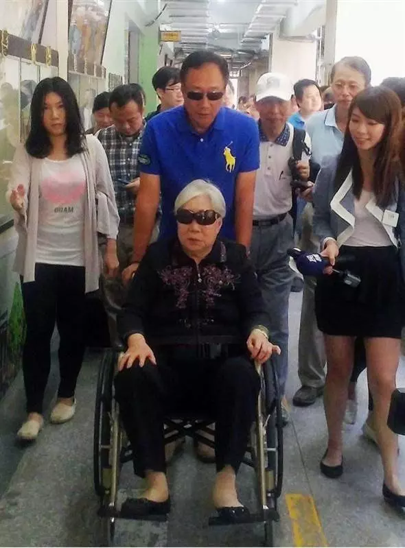 怕媽媽嫌貴!郭台銘偷偷要下屬「少報一個0」全買下 身價2600億不忘孝敬:希望她活到100歲